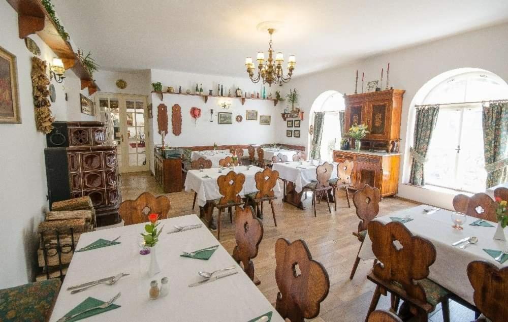 Lesni Hotel Perslak Nová Bystřice Екстериор снимка