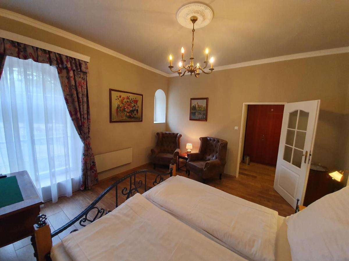 Lesni Hotel Perslak Nová Bystřice Стая снимка