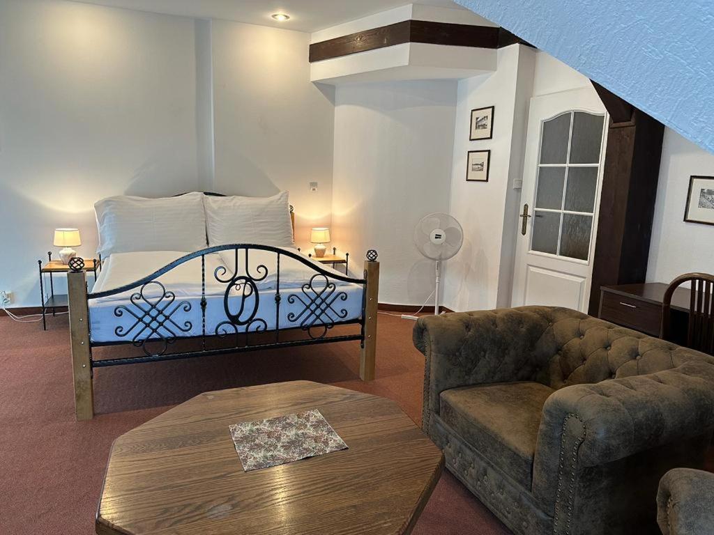 Lesni Hotel Perslak Nová Bystřice Екстериор снимка