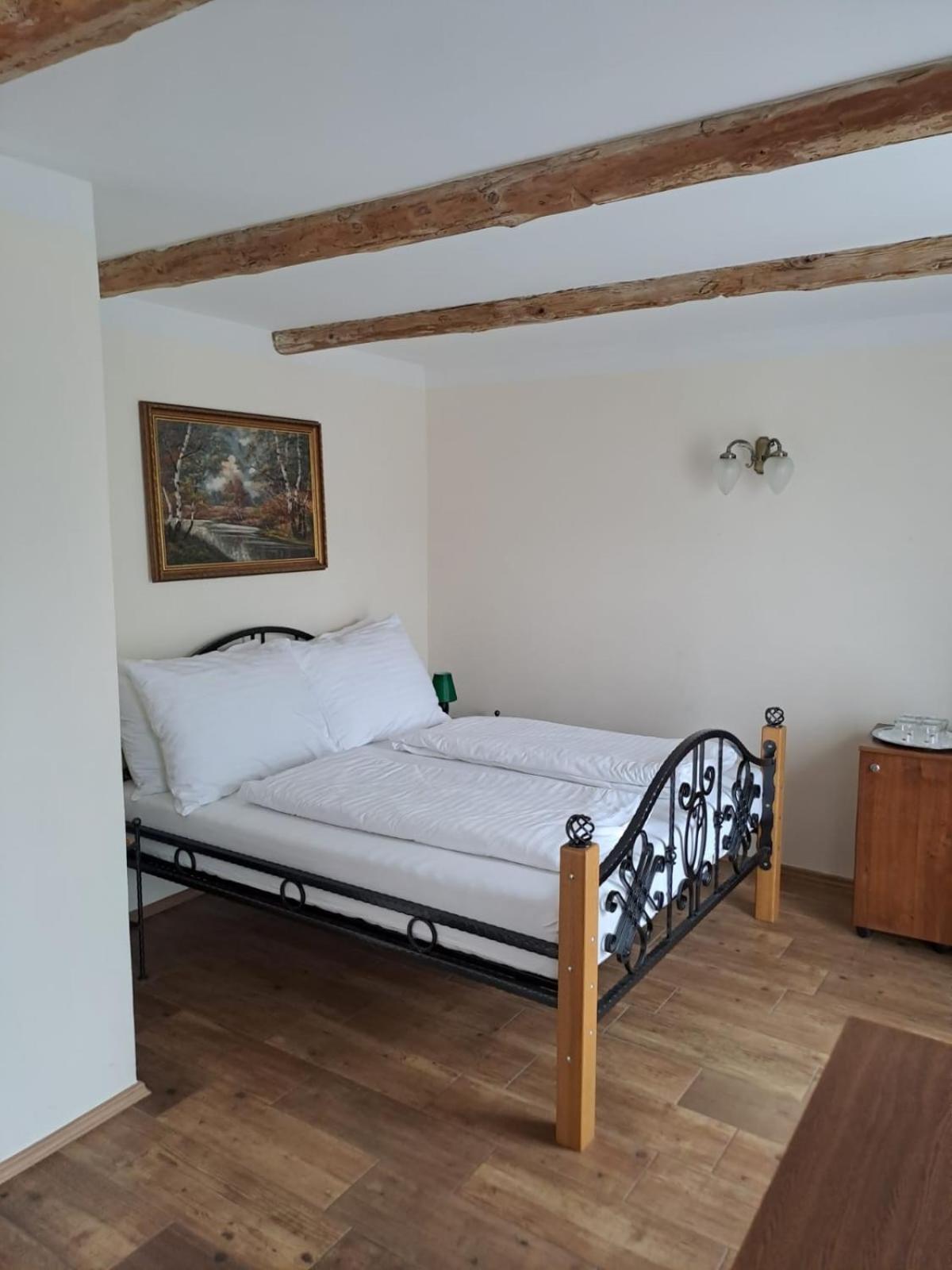 Lesni Hotel Perslak Nová Bystřice Екстериор снимка