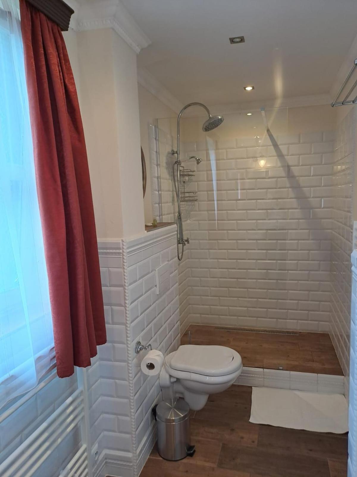 Lesni Hotel Perslak Nová Bystřice Екстериор снимка