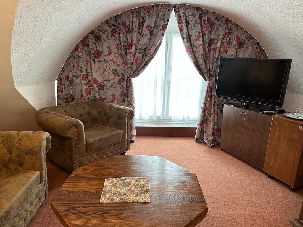 Lesni Hotel Perslak Nová Bystřice Екстериор снимка
