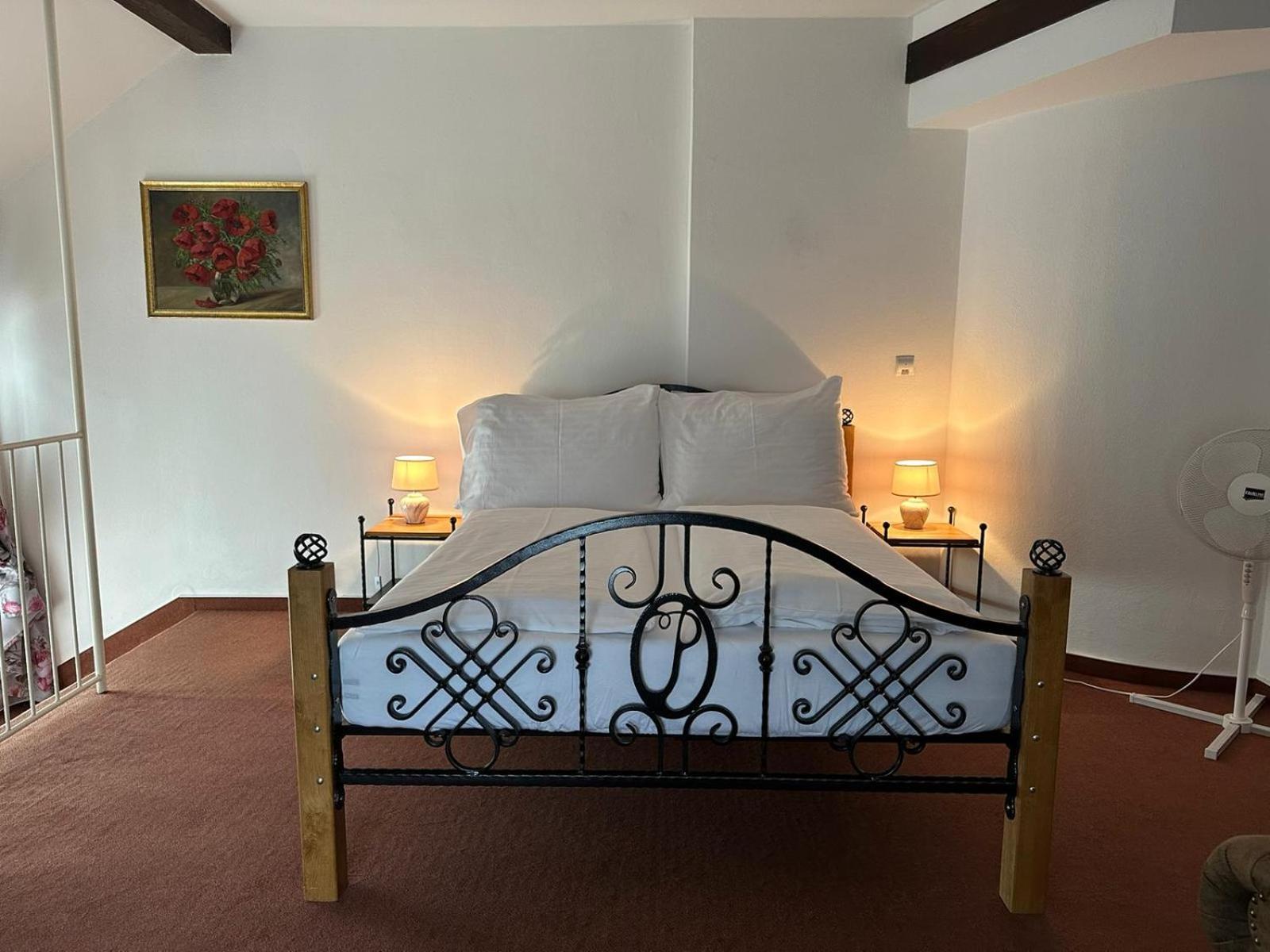 Lesni Hotel Perslak Nová Bystřice Екстериор снимка