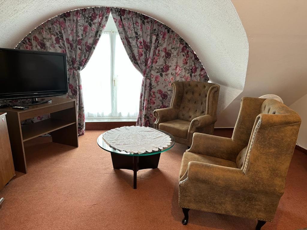 Lesni Hotel Perslak Nová Bystřice Стая снимка