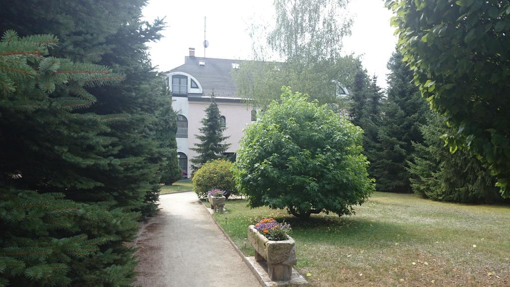 Lesni Hotel Perslak Nová Bystřice Екстериор снимка